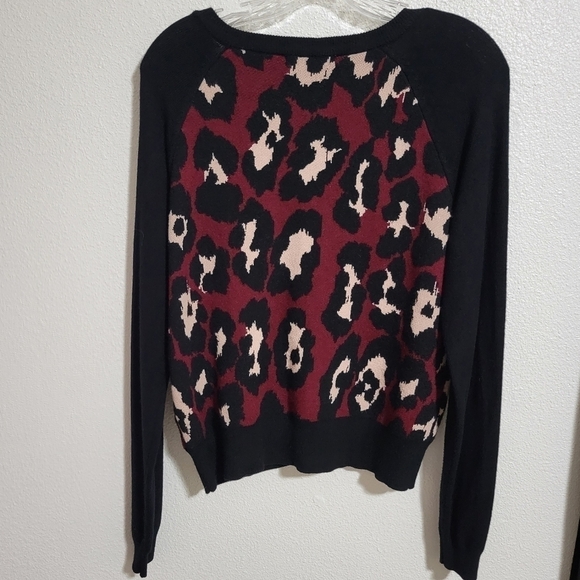 Romeo and Juliet Couture zip up sweater cheetah print size Large - Picture 8 of 11